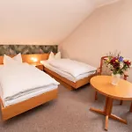 Waldhaus Szálloda *